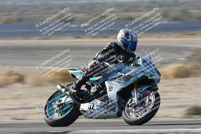 media/Dec-05-2025-CVMA Friday Practice (Fri) [[303bad9a84]]/4-Racer 4-Trackday 1/Session 2 (Turn 14)/